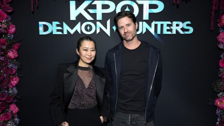 Visual teaser for the Kpop Demon Hunters sequel featuring the animated group HUNTR/X.